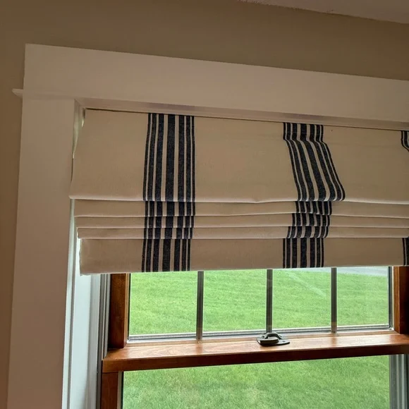 Pottery Barn Riviera Striped Roman Shade in Navy, 36x64, Blackout, New in Box - Picture 2 of 6